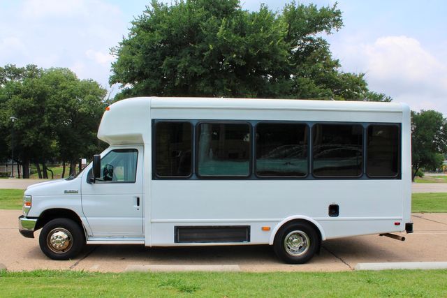 2014 Ford Starcraft 15 Passenger Shuttle Bus W/ Lift | Irving, Texas | Lonestar Automart Inc. 2014 Ford Starcraft 15 Passenger Shuttle Bus W/ Lift | Irving, Texas | Lonestar Automart Inc.