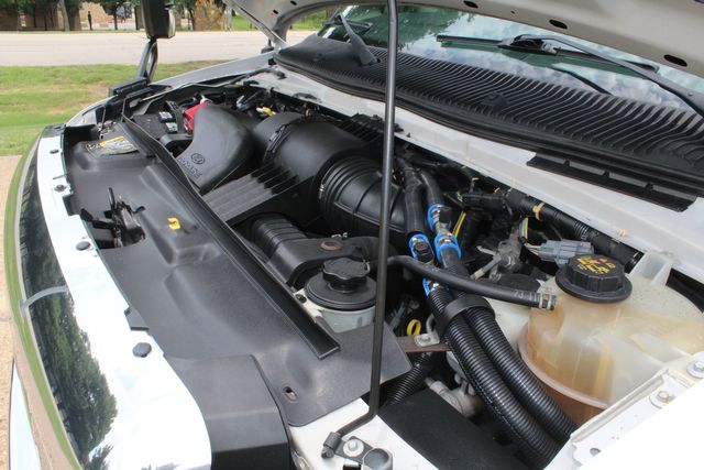 2014 Ford Starcraft 15 Passenger Shuttle Bus W/ Lift | Irving, Texas | Lonestar Automart Inc. 2014 Ford Starcraft 15 Passenger Shuttle Bus W/ Lift | Irving, Texas | Lonestar Automart Inc.