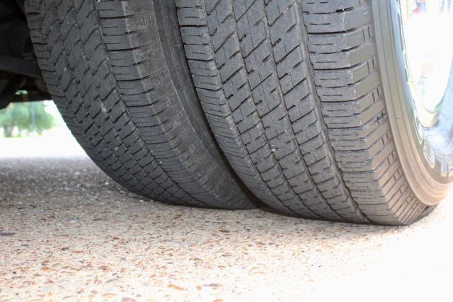 2014 Ford Starcraft 15 Passenger Shuttle Bus W/ Lift | Irving, Texas | Lonestar Automart Inc. 2014 Ford Starcraft 15 Passenger Shuttle Bus W/ Lift | Irving, Texas | Lonestar Automart Inc.