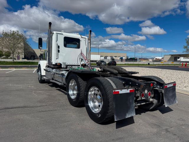 2014 Freightliner Coronado 