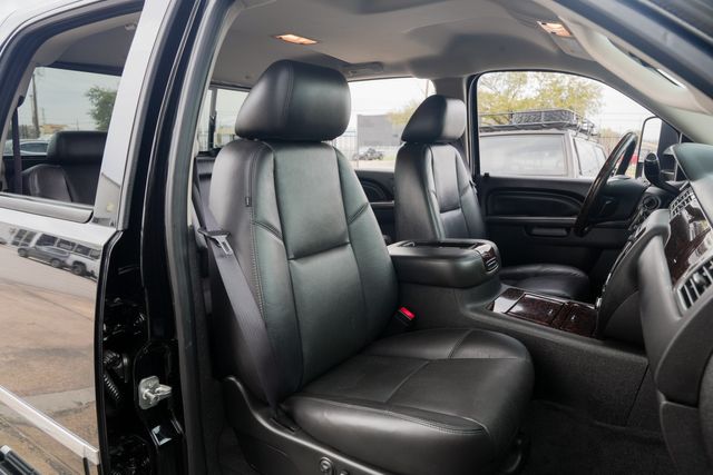 2014 GMC Sierra 3500HD Denali CREW CAB 4X4 DRW W/ UPGRADES / LOADED | Austin, TX | Rocky Mountain Truck Stop Austin