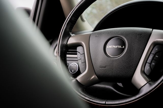 2014 GMC Sierra 3500HD Denali CREW CAB 4X4 DRW W/ UPGRADES / LOADED | Austin, TX | Rocky Mountain Truck Stop Austin