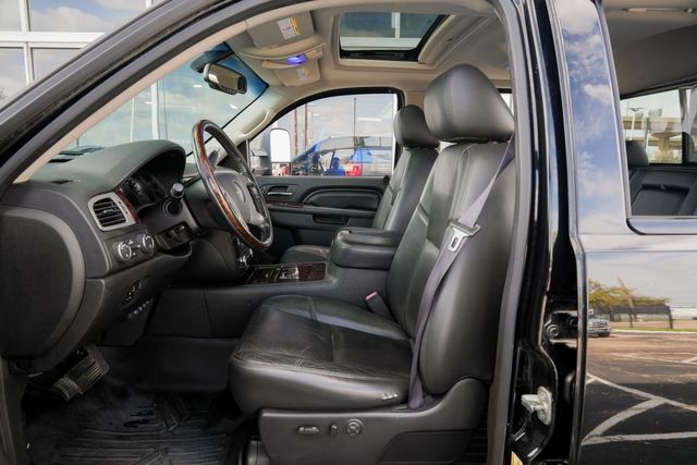 2014 GMC Sierra 3500HD Denali CREW CAB 4X4 DRW W/ UPGRADES / LOADED | Austin, TX | Rocky Mountain Truck Stop Austin 2014 GMC Sierra 3500HD Denali CREW CAB 4X4 DRW W/ UPGRADES / LOADED | Austin, TX | Rocky Mountain Truck Stop Austin