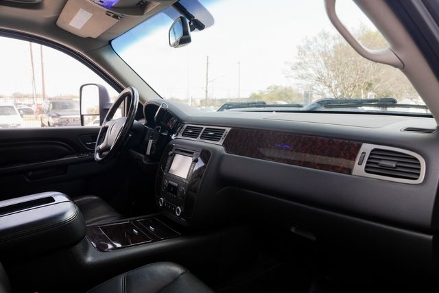 2014 GMC Sierra 3500HD Denali CREW CAB 4X4 DRW W/ UPGRADES / LOADED | Austin, TX | Rocky Mountain Truck Stop Austin