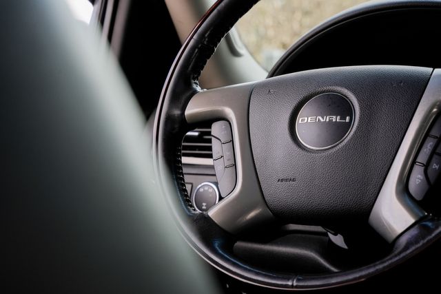 2014 GMC Sierra 3500HD Denali CREW CAB 4X4 DRW W/ UPGRADES / LOADED | Austin, TX | Rocky Mountain Truck Stop Austin 2014 GMC Sierra 3500HD Denali CREW CAB 4X4 DRW W/ UPGRADES / LOADED | Austin, TX | Rocky Mountain Truck Stop Austin