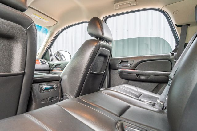 2014 GMC Yukon SLT 4X4 / V8 / LEATHER / LOW MILES | Austin, TX | Rocky Mountain Truck Stop Austin