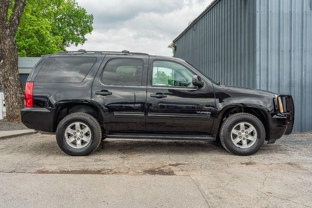 2014 GMC Yukon SLT 4X4 / V8 / LEATHER / LOW MILES | Austin, TX | Rocky Mountain Truck Stop Austin