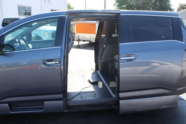 2014 Honda Odyssey Touring Elite Rollx Mobility Van | Granite City, Illinois | MasterCars Company Inc.