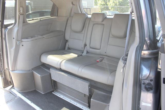 2014 Honda Odyssey Touring Elite Rollx Mobility Van | Granite City, Illinois | MasterCars Company Inc.