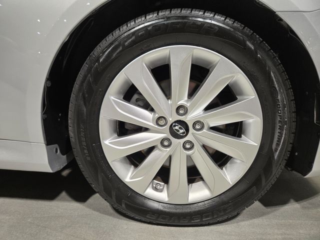 2014 Hyundai SONATA Limited | Lake Forest IL | Executive Motor Carz 2014 Hyundai SONATA Limited | Lake Forest IL | Executive Motor Carz