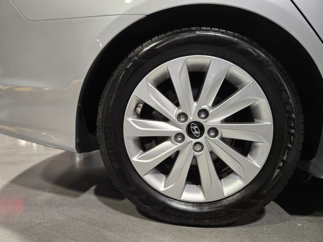 2014 Hyundai SONATA Limited | Lake Forest IL | Executive Motor Carz 2014 Hyundai SONATA Limited | Lake Forest IL | Executive Motor Carz