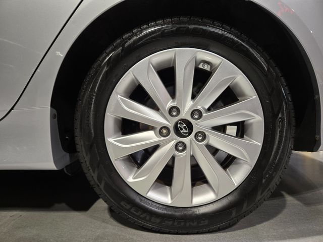 2014 Hyundai SONATA Limited | Lake Forest IL | Executive Motor Carz 2014 Hyundai SONATA Limited | Lake Forest IL | Executive Motor Carz