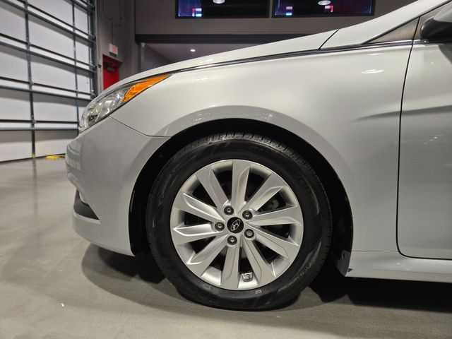 2014 Hyundai SONATA Limited | Lake Forest IL | Executive Motor Carz 2014 Hyundai SONATA Limited | Lake Forest IL | Executive Motor Carz