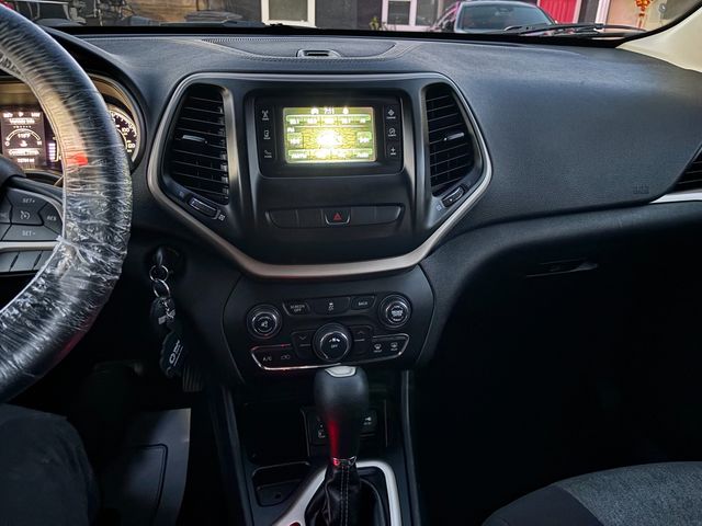 2014 Jeep Cherokee Latitude | Brea, CA | Zeus Auto Dealers