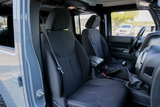 2014 Jeep Wrangler Unlimited Sport 4X4 6-SPEED W/ UPGRADES / REGULAR SERVICE | Dallas, TX | Rocky Mountain Truck Stop Dallas