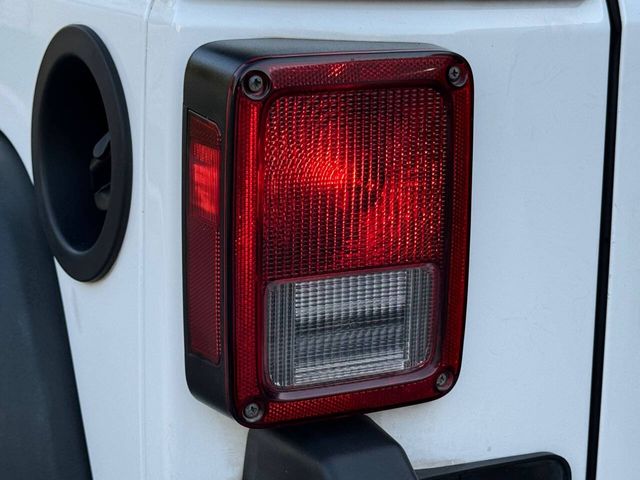 2014 Jeep Wrangler Unlimited Sport 4x4 4dr SUV | Houston, TX | Houston Auto Credit 2014 Jeep Wrangler Unlimited Sport 4x4 4dr SUV | Houston, TX | Houston Auto Credit