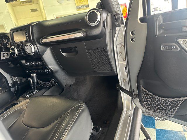 2014 Jeep Wrangler Unlimited Sahara | Rome, GA | Knight's Car Store 2014 Jeep Wrangler Unlimited Sahara | Rome, GA | Knight's Car Store