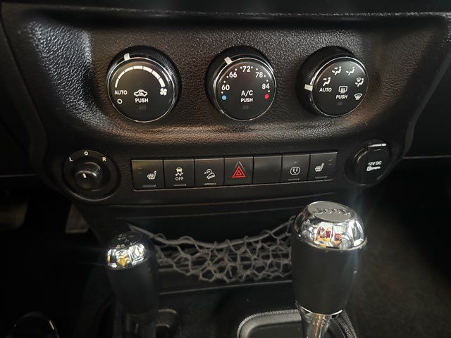 2014 Jeep Wrangler Unlimited Sahara | Rome, GA | Knight's Car Store 2014 Jeep Wrangler Unlimited Sahara | Rome, GA | Knight's Car Store