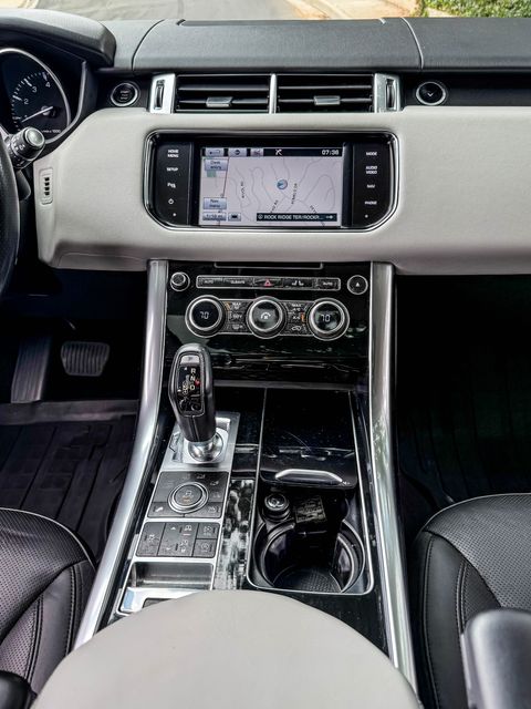 2014 Land Rover Range Rover Sport HSE | Agoura Hills, CA | SoCal Auto Group 2014 Land Rover Range Rover Sport HSE | Agoura Hills, CA | SoCal Auto Group