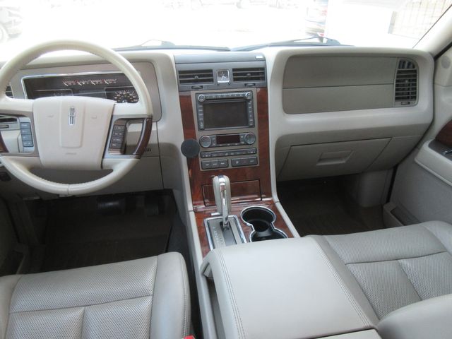 2014 Lincoln Navigator Base | south houston, TX | Carnes Motor Company 2014 Lincoln Navigator Base | south houston, TX | Carnes Motor Company