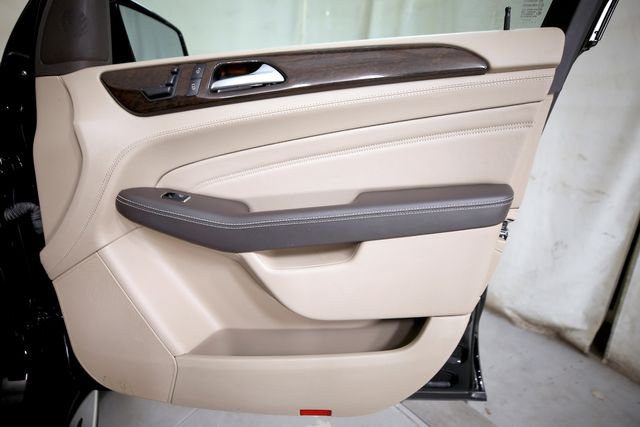 2014 Mercedes-Benz M-Class ML 350 BlueTEC | Burbank, California | MDK International 2014 Mercedes-Benz M-Class ML 350 BlueTEC | Burbank, California | MDK International