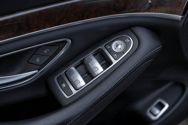 2014 Mercedes-Benz S-Class S 550 4MATIC Mem Heated/Ventilated Rear Seats Nav XM 2014 Mercedes-Benz S-Class S 550 4MATIC Mem Heated/Ventilated Rear Seats Nav XM