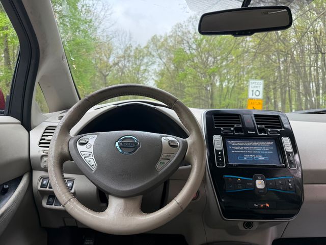 2014 Nissan LEAF SV