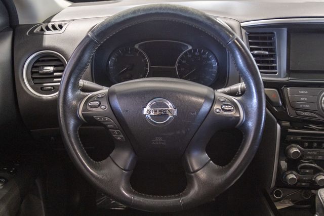 2014 Nissan Pathfinder 3rd row SV