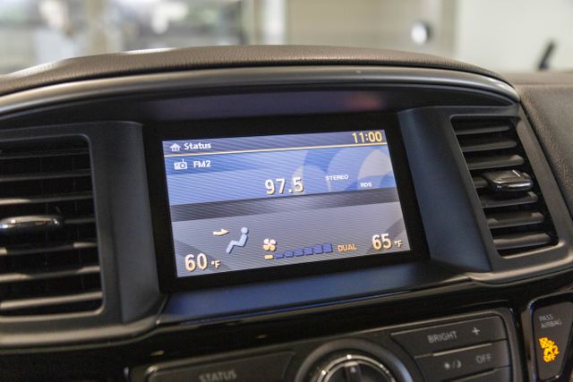 2014 Nissan Pathfinder 3rd row SV