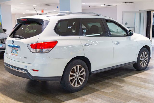 2014 Nissan Pathfinder 3rd row SV