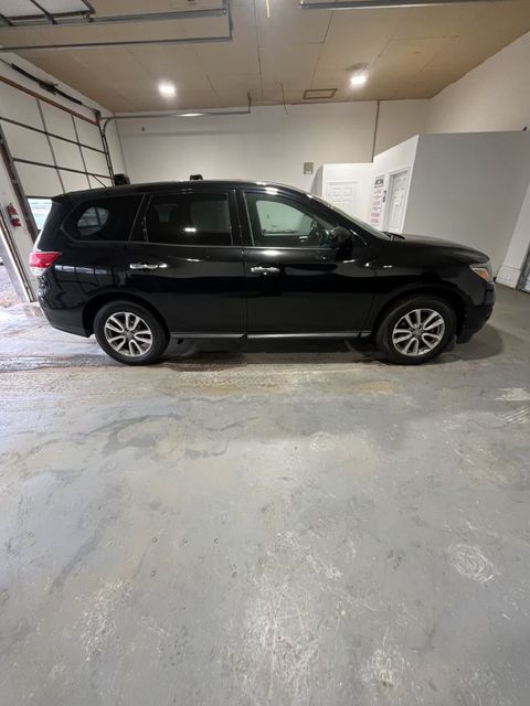 2014 Nissan Pathfinder S | Annapolis, MD | Annapolis Public Auto Auction