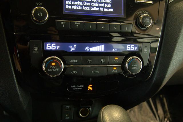 2014 Nissan Rogue  SV