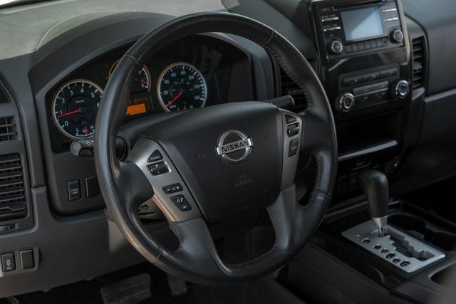 2014 Nissan Titan SV CREW CAB ALLOY WHEELS RUNNING BOARDS TOW PACKAG 2014 Nissan Titan SV CREW CAB ALLOY WHEELS RUNNING BOARDS TOW PACKAG