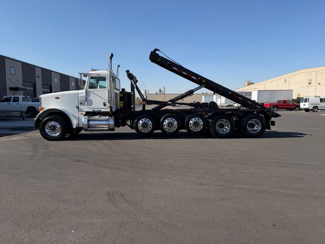 2014 Peterbilt 367 Roll Off Truck