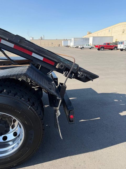 2014 Peterbilt 367 Roll Off Truck