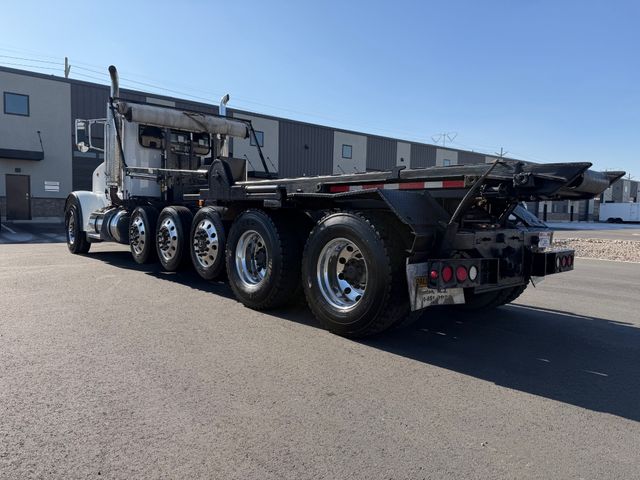 2014 Peterbilt 367 Roll Off Truck