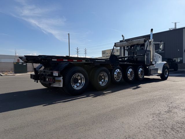 2014 Peterbilt 367 Roll Off Truck