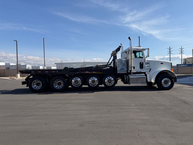 2014 Peterbilt 367 Roll Off Truck