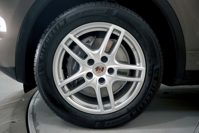 2014 Porsche Cayenne Diesel | Burbank, California | MDK International 2014 Porsche Cayenne Diesel | Burbank, California | MDK International