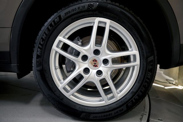 2014 Porsche Cayenne Diesel | Burbank, California | MDK International 2014 Porsche Cayenne Diesel | Burbank, California | MDK International