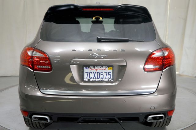 2014 Porsche Cayenne Diesel | Burbank, California | MDK International 2014 Porsche Cayenne Diesel | Burbank, California | MDK International