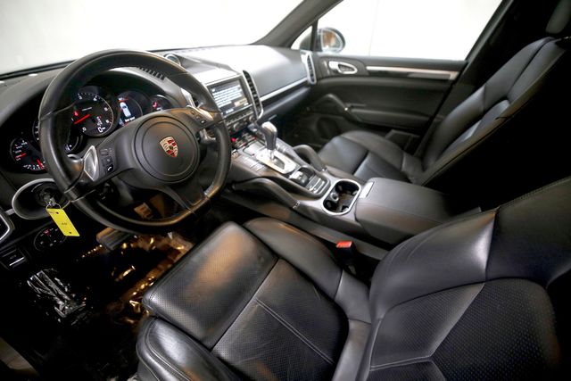 2014 Porsche Cayenne Diesel | Burbank, California | MDK International 2014 Porsche Cayenne Diesel | Burbank, California | MDK International