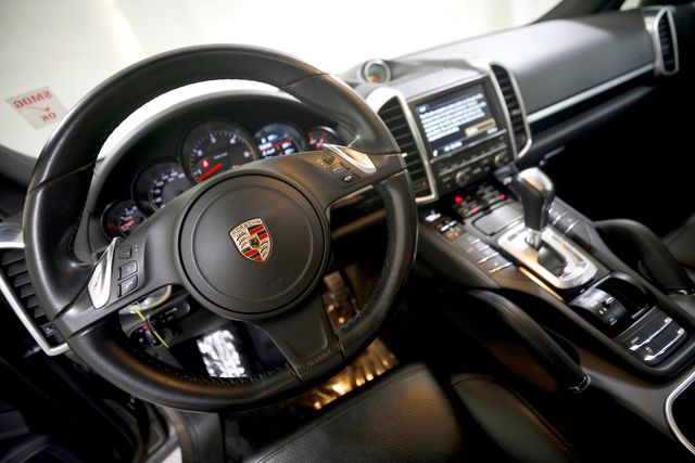 2014 Porsche Cayenne Diesel | Burbank, California | MDK International 2014 Porsche Cayenne Diesel | Burbank, California | MDK International