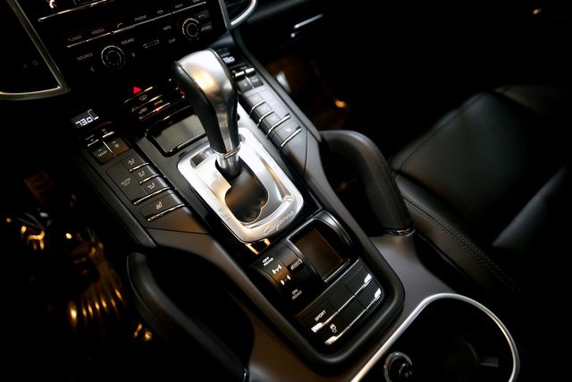 2014 Porsche Cayenne Diesel | Burbank, California | MDK International 2014 Porsche Cayenne Diesel | Burbank, California | MDK International