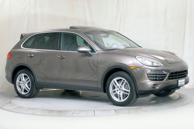 2014 Porsche Cayenne Diesel | Burbank, California | MDK International 2014 Porsche Cayenne Diesel | Burbank, California | MDK International