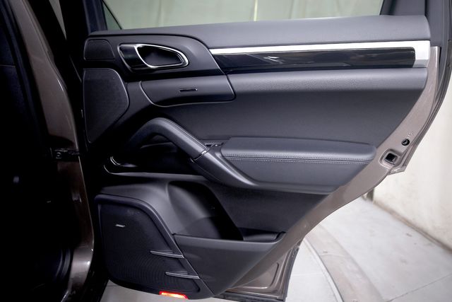 2014 Porsche Cayenne Diesel | Burbank, California | MDK International 2014 Porsche Cayenne Diesel | Burbank, California | MDK International