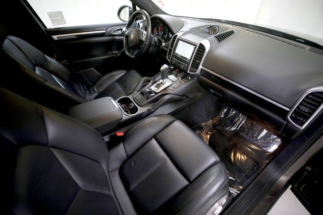 2014 Porsche Cayenne Diesel | Burbank, California | MDK International 2014 Porsche Cayenne Diesel | Burbank, California | MDK International