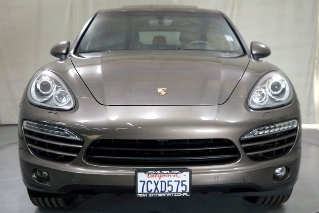 2014 Porsche Cayenne Diesel | Burbank, California | MDK International 2014 Porsche Cayenne Diesel | Burbank, California | MDK International