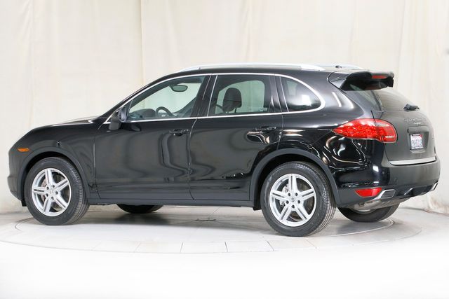 2014 Porsche Cayenne S | Burbank, California | MDK International 2014 Porsche Cayenne S | Burbank, California | MDK International