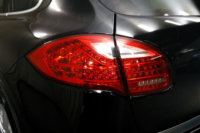 2014 Porsche Cayenne S | Burbank, California | MDK International 2014 Porsche Cayenne S | Burbank, California | MDK International